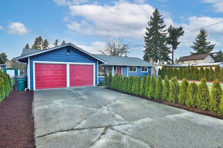 House for sale in Renton 16729 126th Avenue SE, Renton, WA 98058