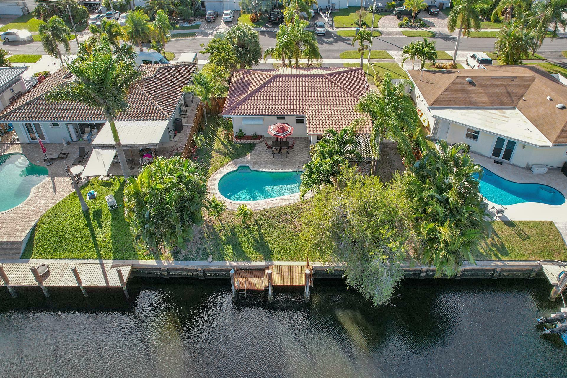 Property Photo: 250 SE 3rd Avenue FL 33060