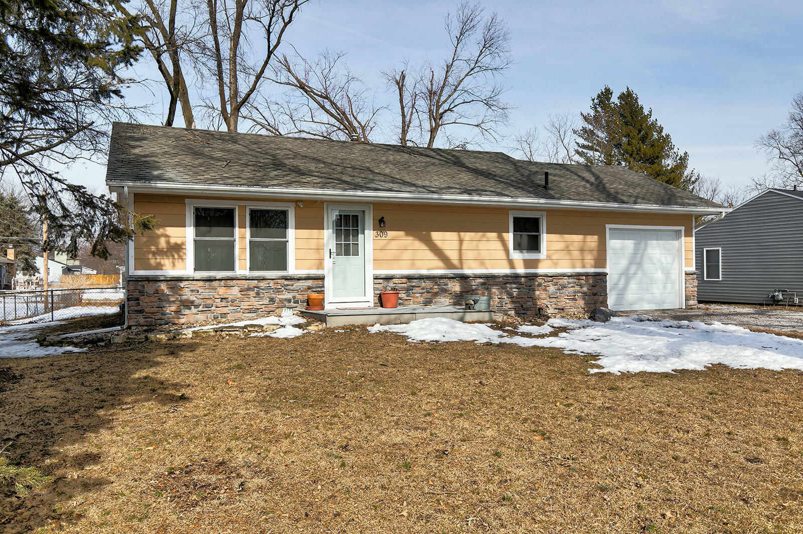 Property Photo:  309 Ken Maril Road  IA 50010 