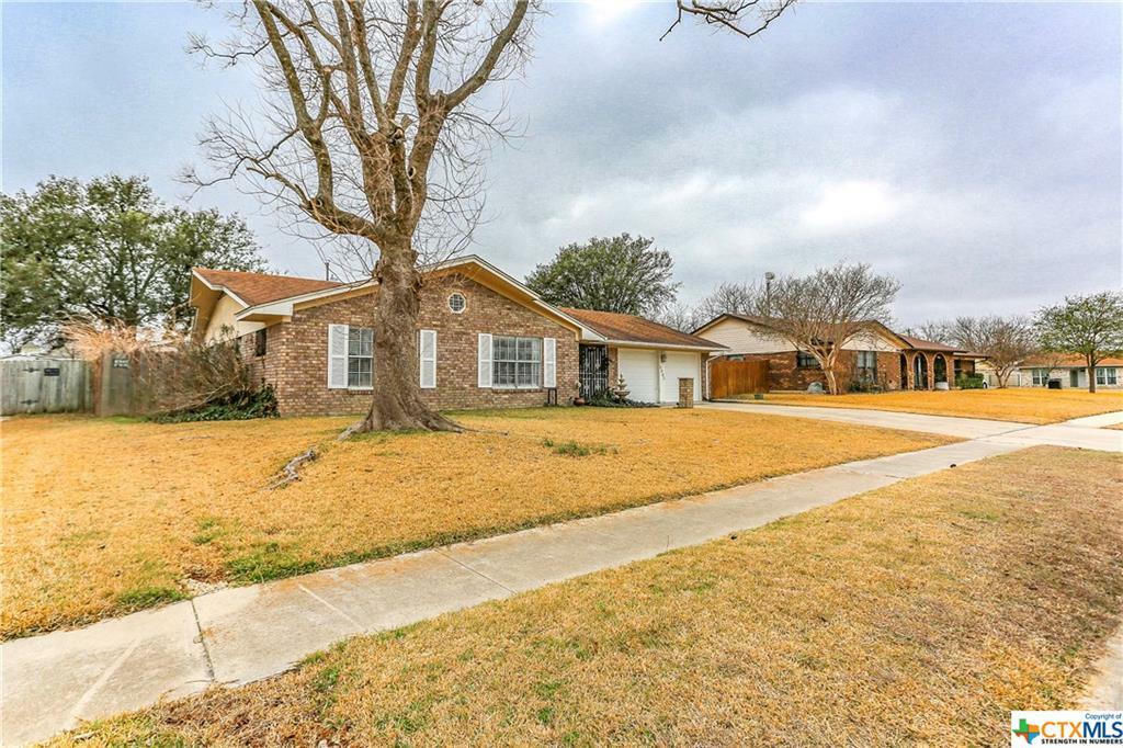 Property Photo: 2902 Cypress Drive TX 76543