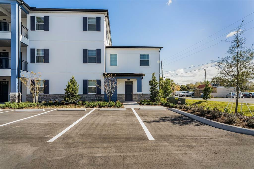 Property Photo: 5205 Eggleston Avenue 203 FL 32810