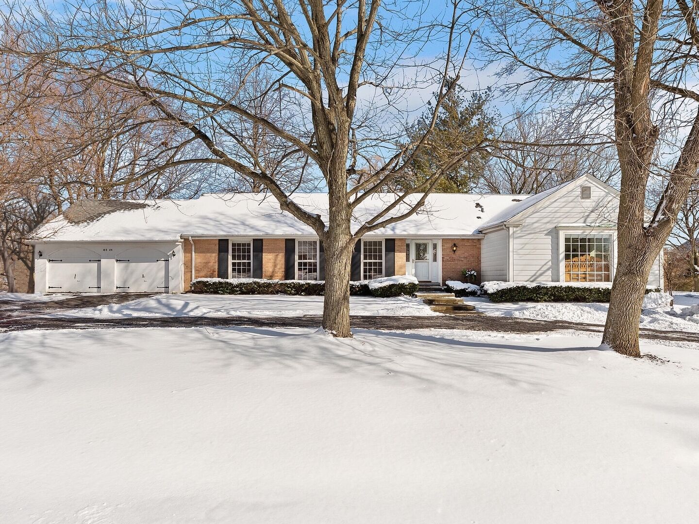 Property Photo: 10S431 Glenn Drive IL 60527