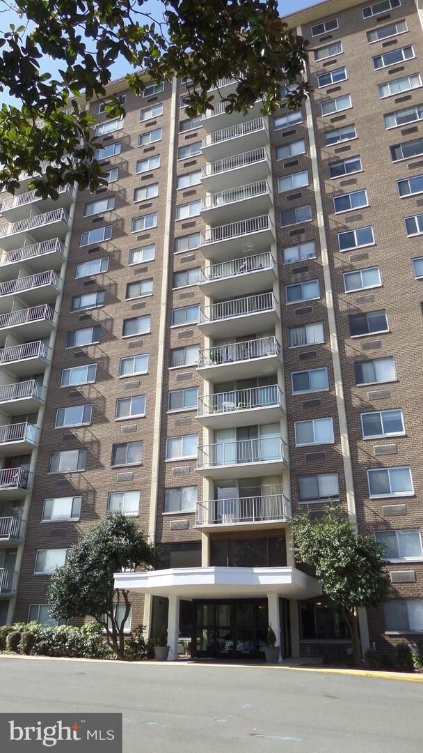 2059 Huntington Avenue 406  Alexandria VA 22303 photo