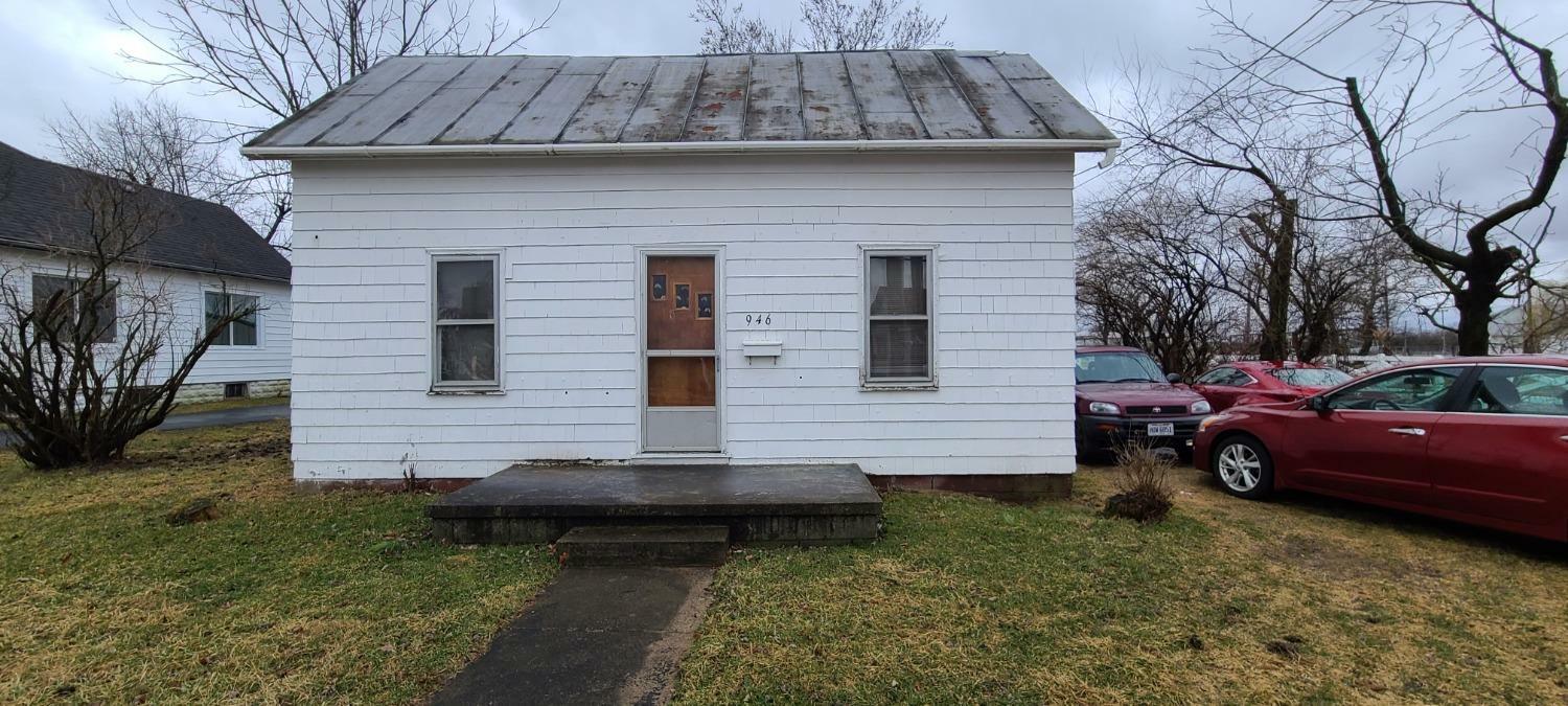 Property Photo:  946 W Main St  OH 45177 