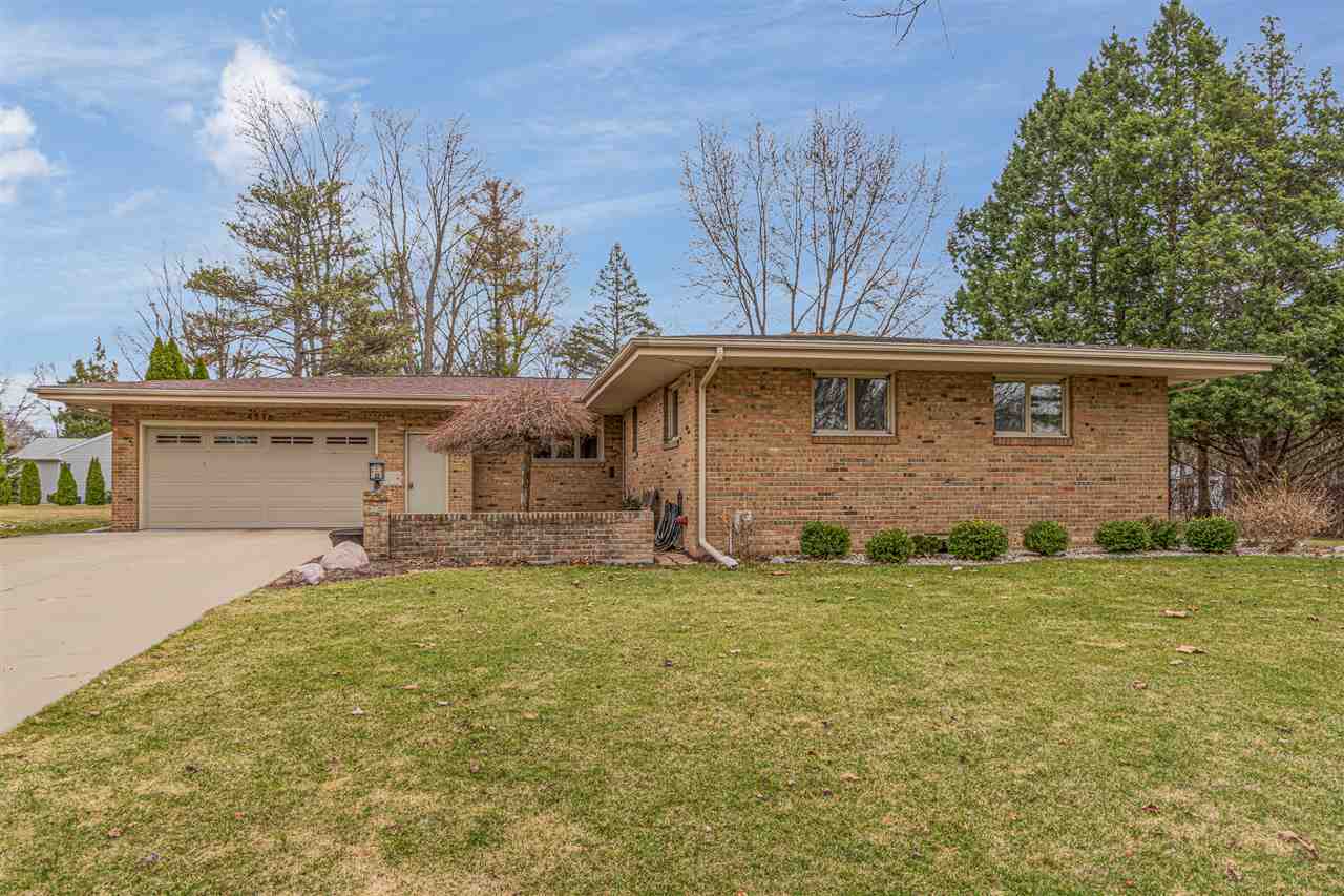 4516 Chatham Drive  Midland MI 48642 photo