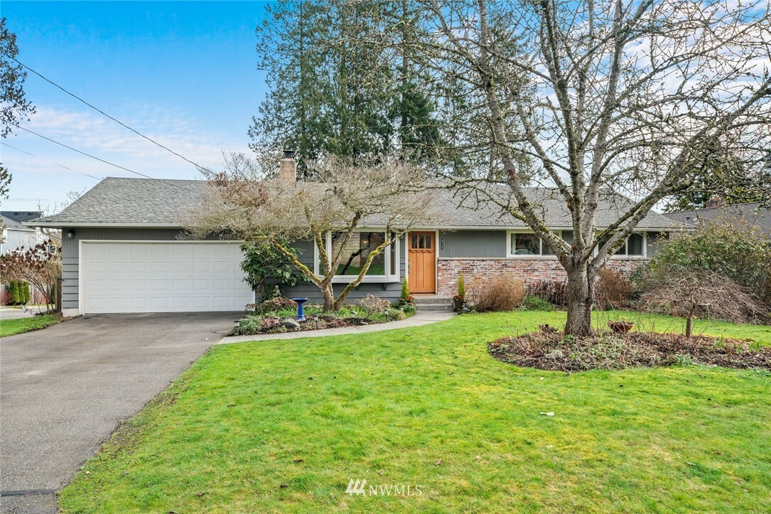 Property Photo:  19122 108th Avenue NE  WA 98011 