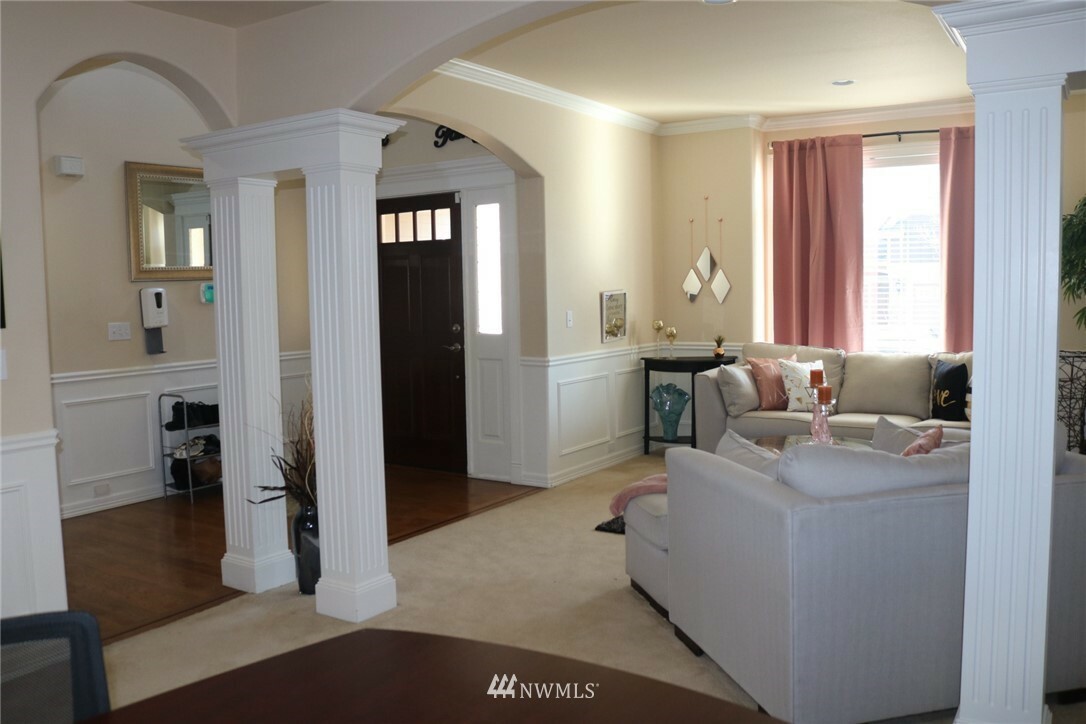 Property Photo: 25227 132nd Place SE WA 98042