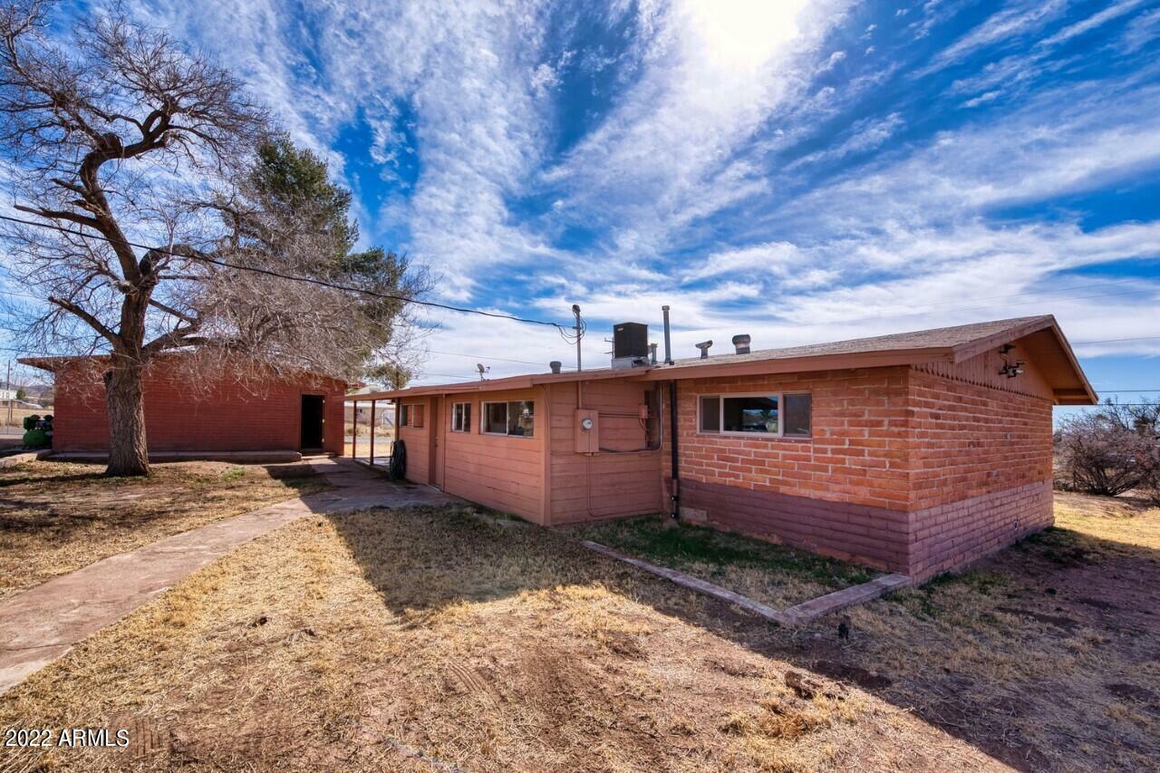 Property Photo:  2142 S Kentucky Street  AZ 85603 