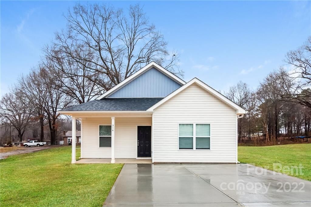 Property Photo:  314 Queens Road  NC 28052 