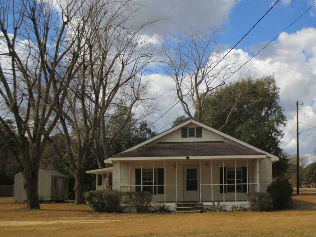 Property Photo:  401 S River Street  GA 30417 