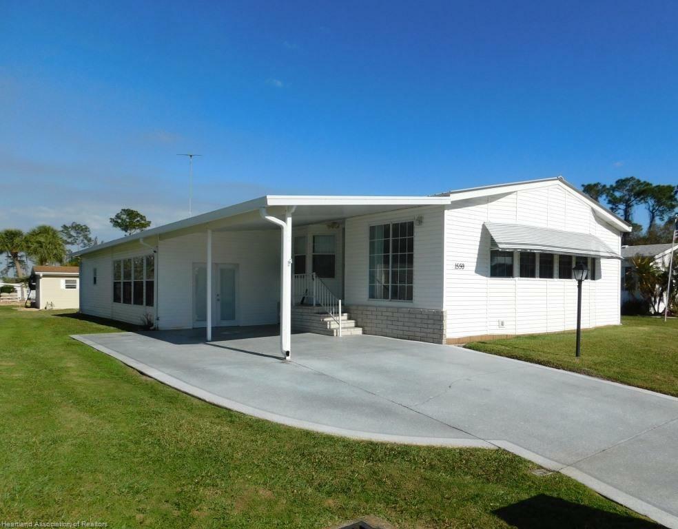 Property Photo:  1559 St Thomas Avenue  FL 33870 