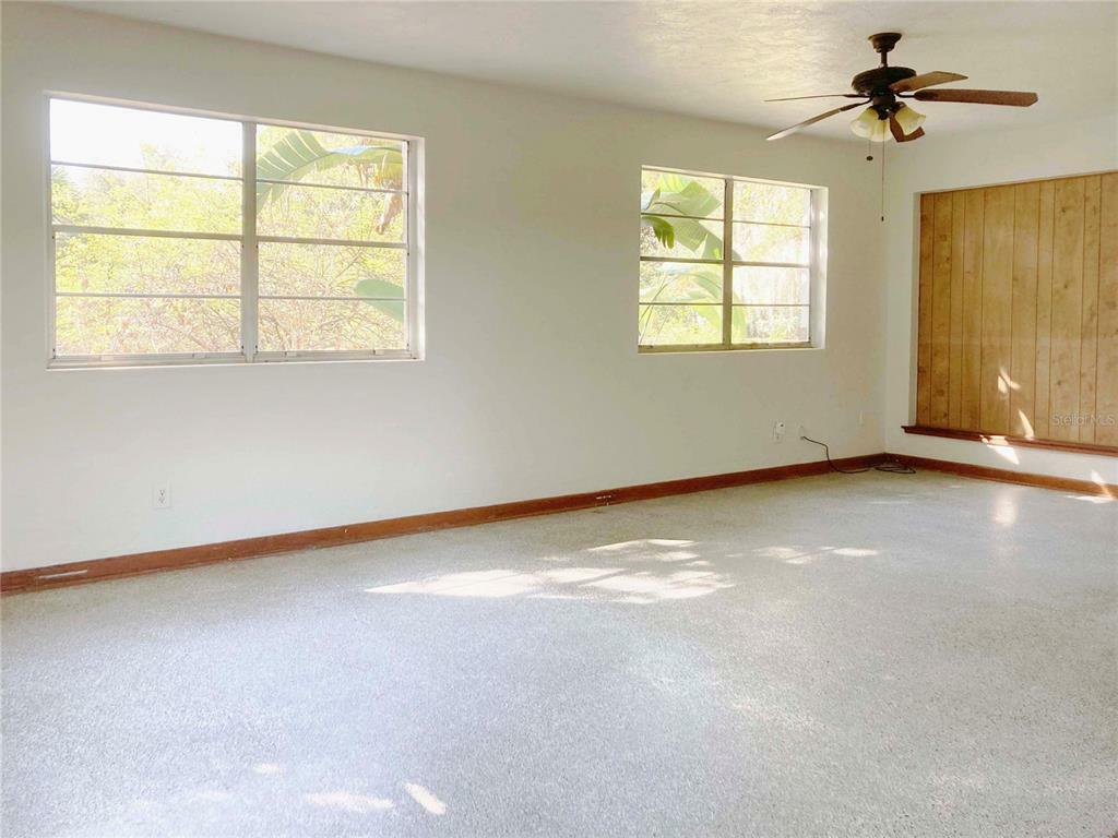 Property Photo:  1128 NE 21st Avenue  FL 32609 