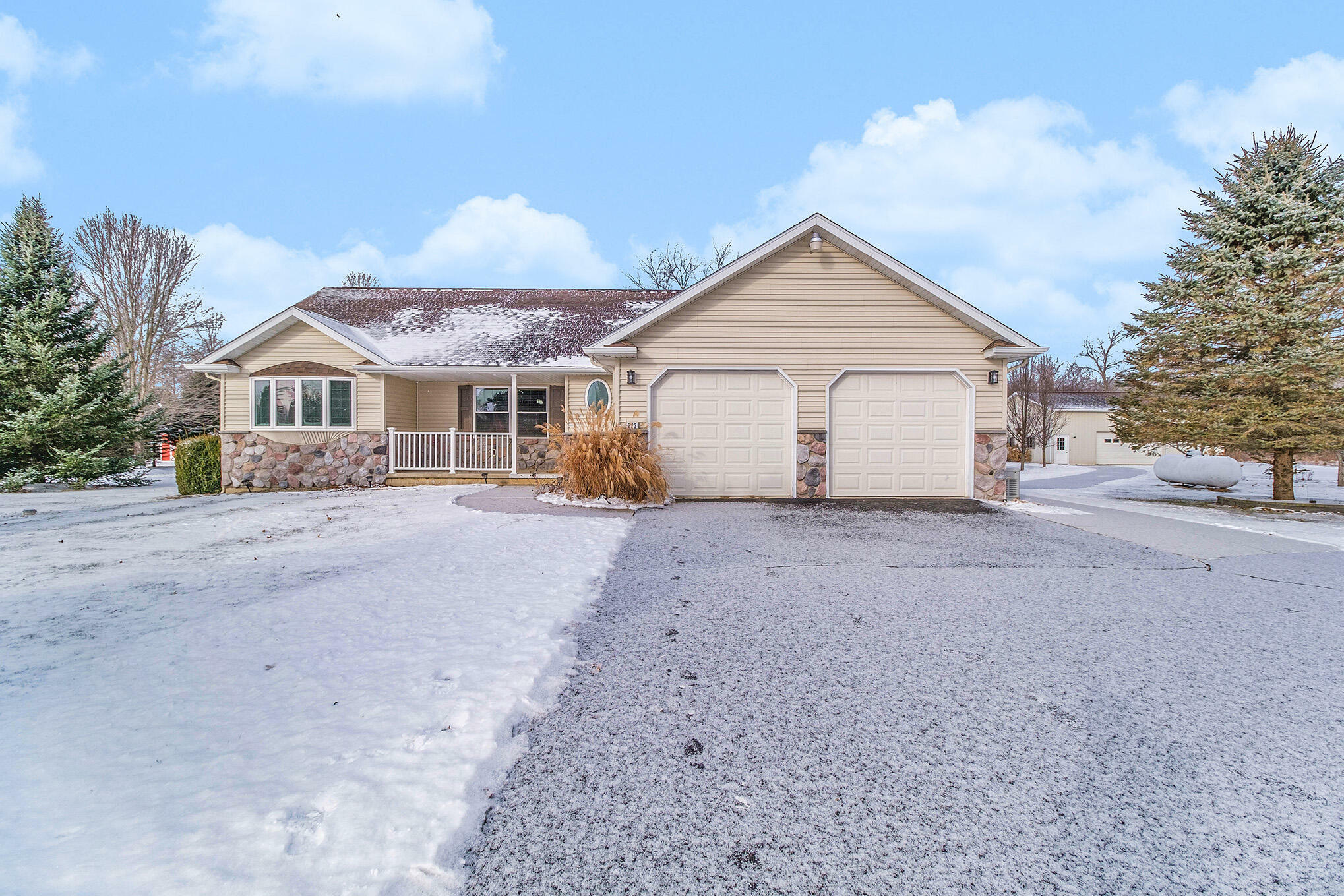 Property Photo:  223 Leo Drive  MI 49029 