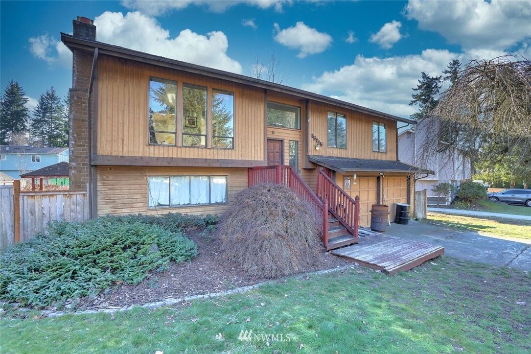 Property Photo: 15215 SE 178th Place WA 98058