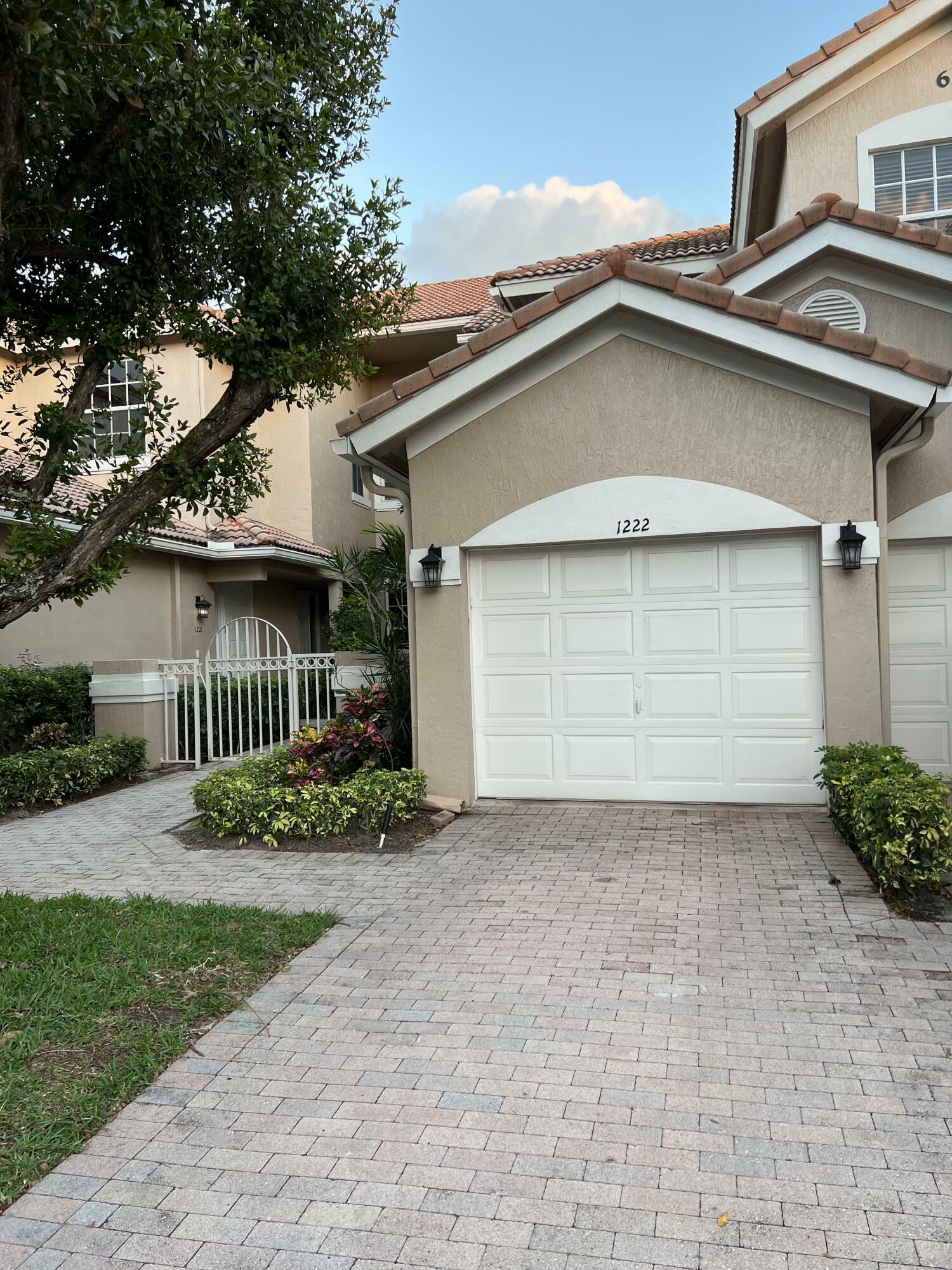 Property Photo:  6576 Villa Sonrisa Drive 1222  FL 33433 