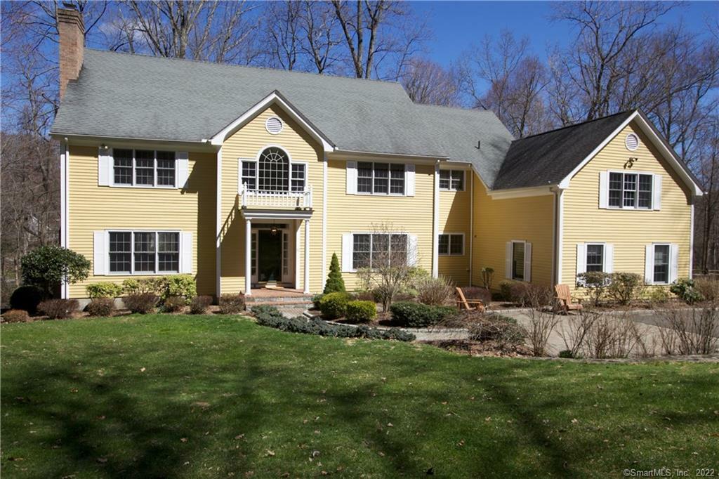 Property Photo:  12 Woodway Lane  CT 06897 