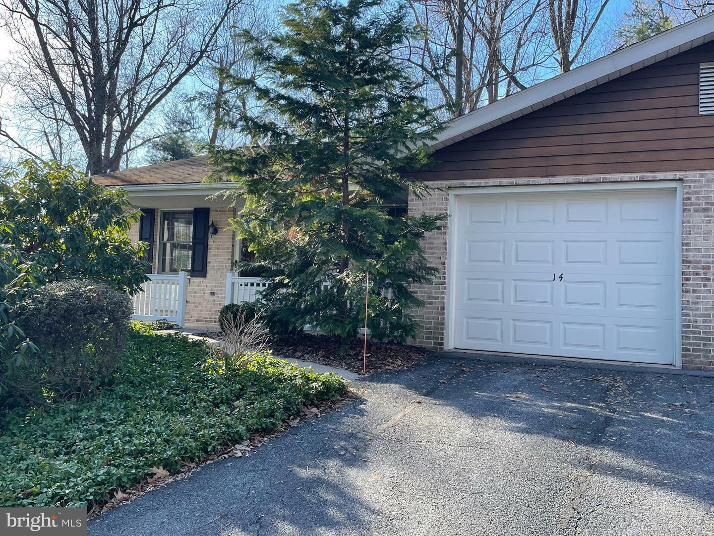 Property Photo: 14 Timber Villa PA 17022