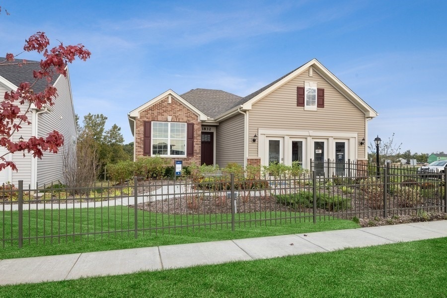 Property Photo: 340 Brighton Court IL 60020