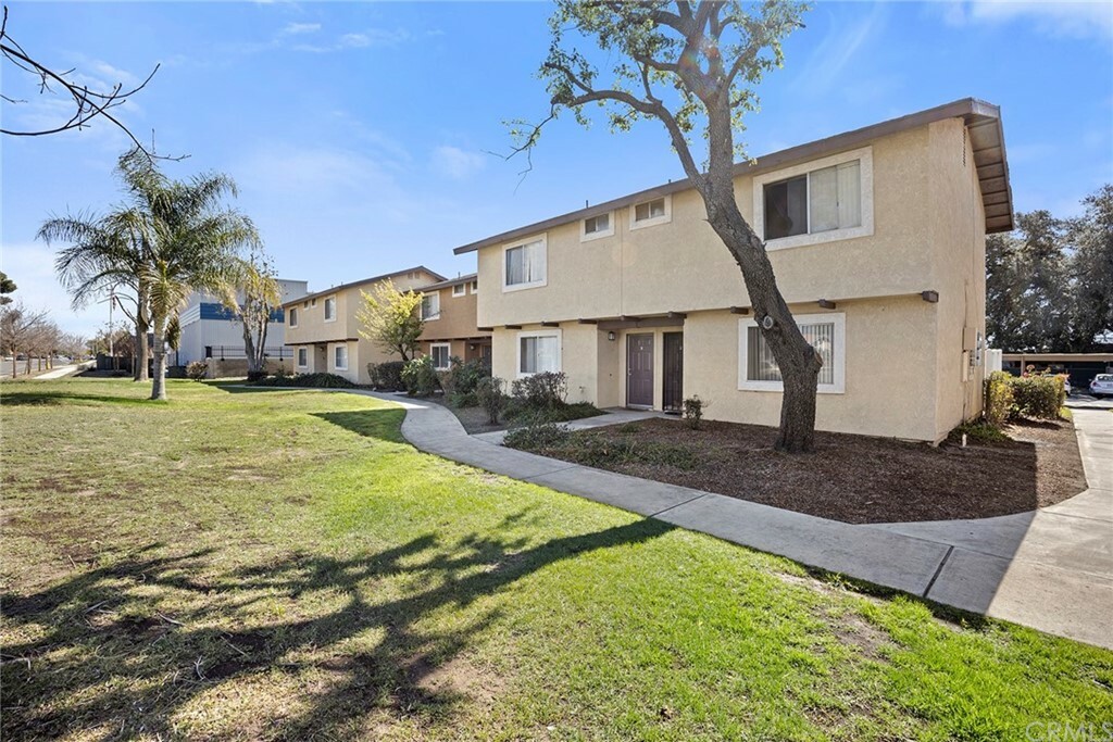 Property Photo: 8505 Mulberry Avenue CA 92335