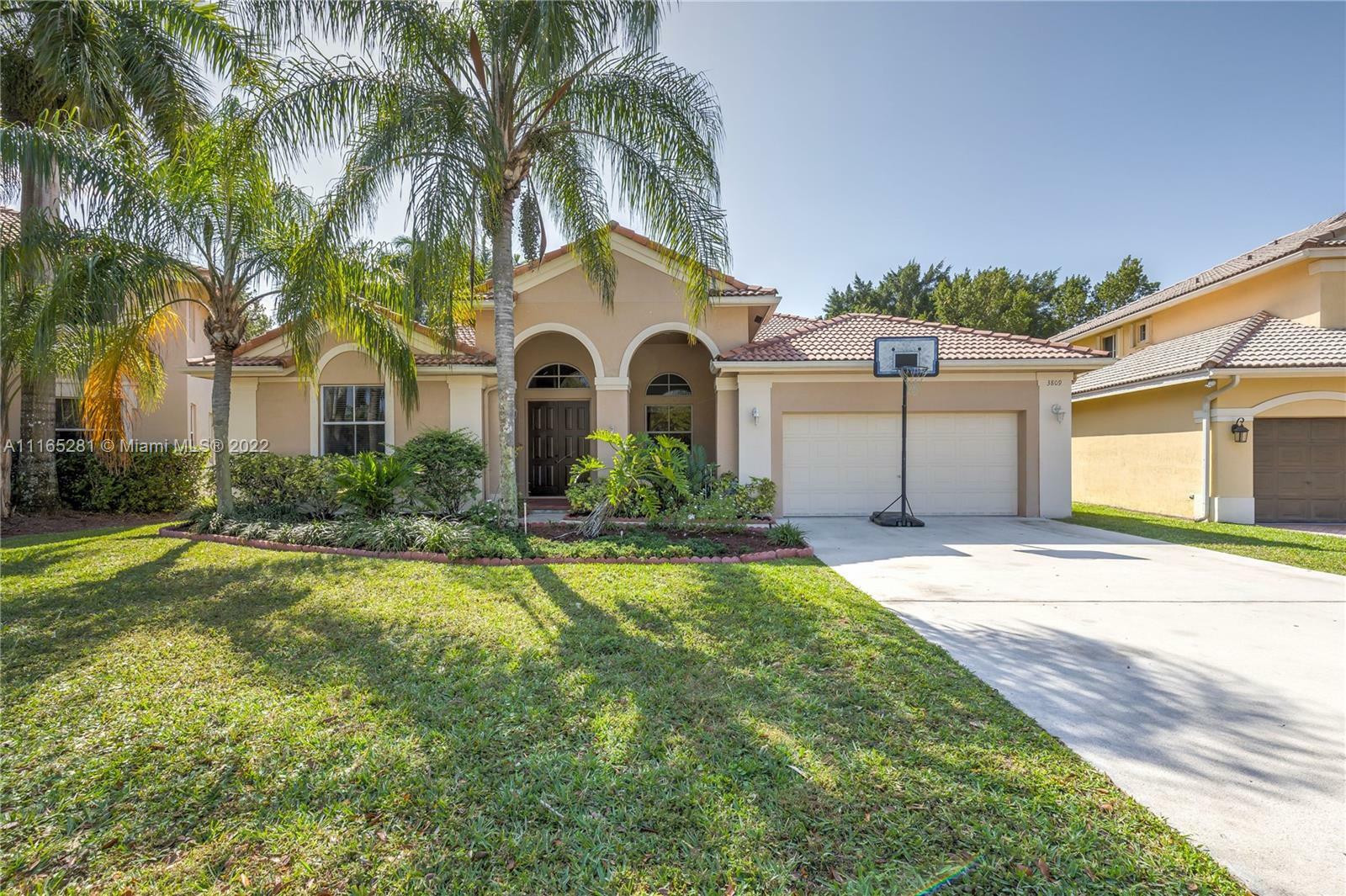 Property Photo:  3809 Heron Ridge Ln  FL 33331 