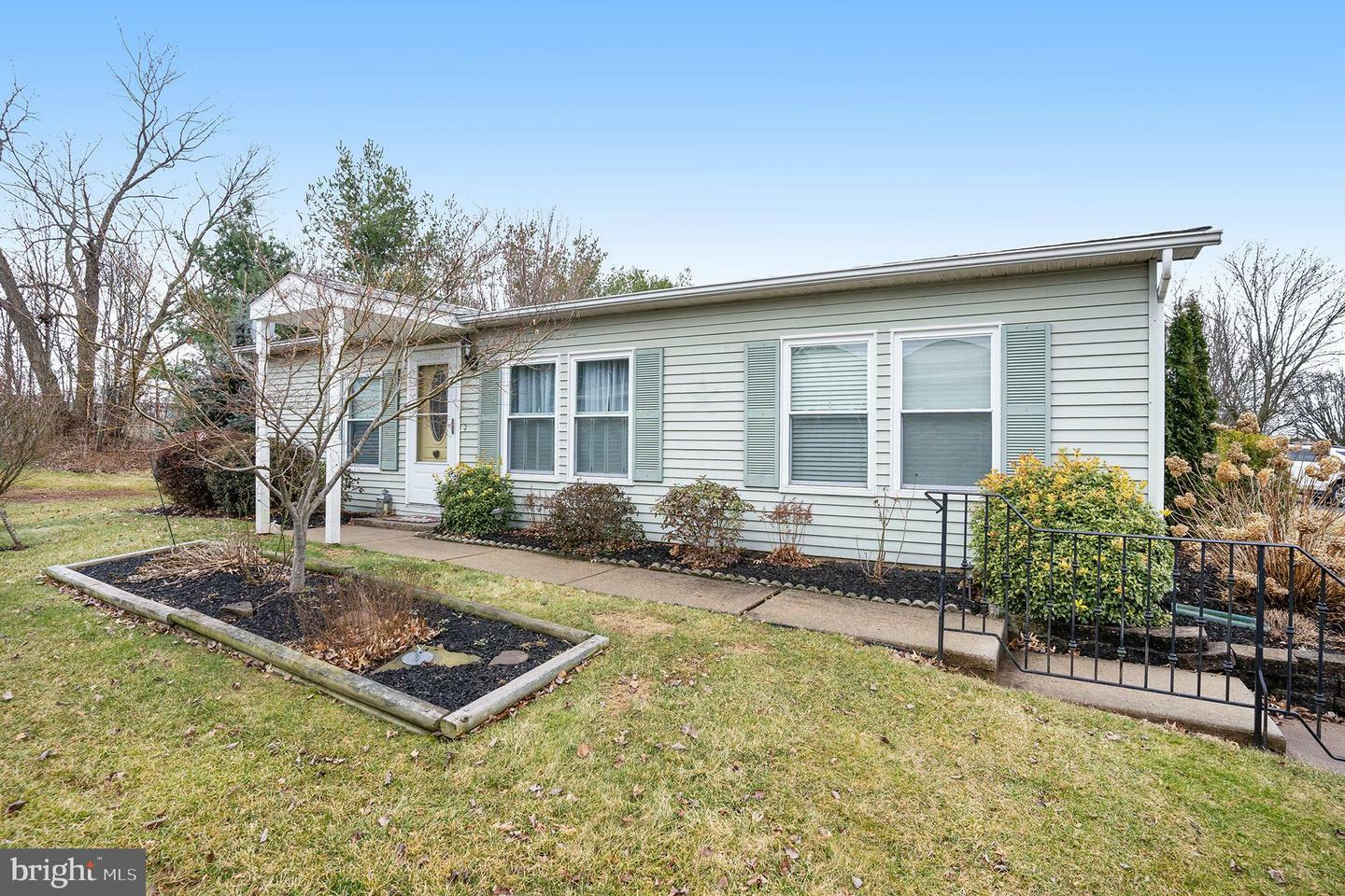 Property Photo:  20 Bentwood Circle  PA 19438 