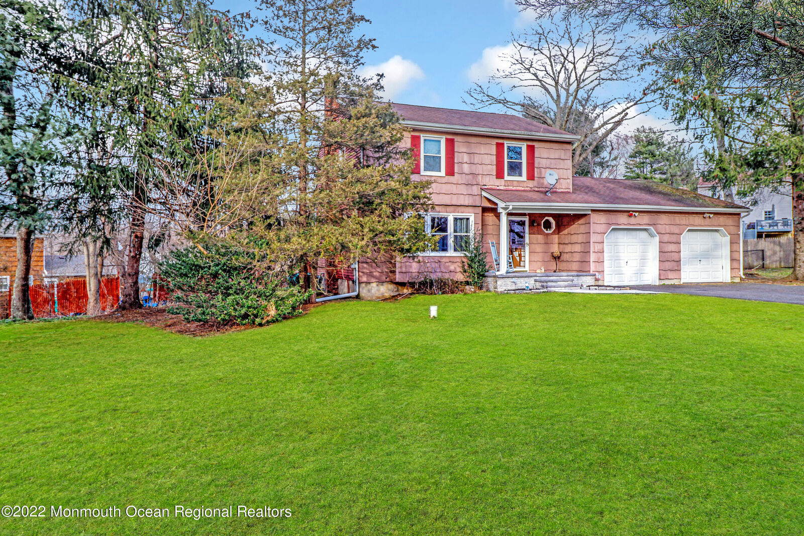 Property Photo:  7 Giant Maple Court  NJ 08535 