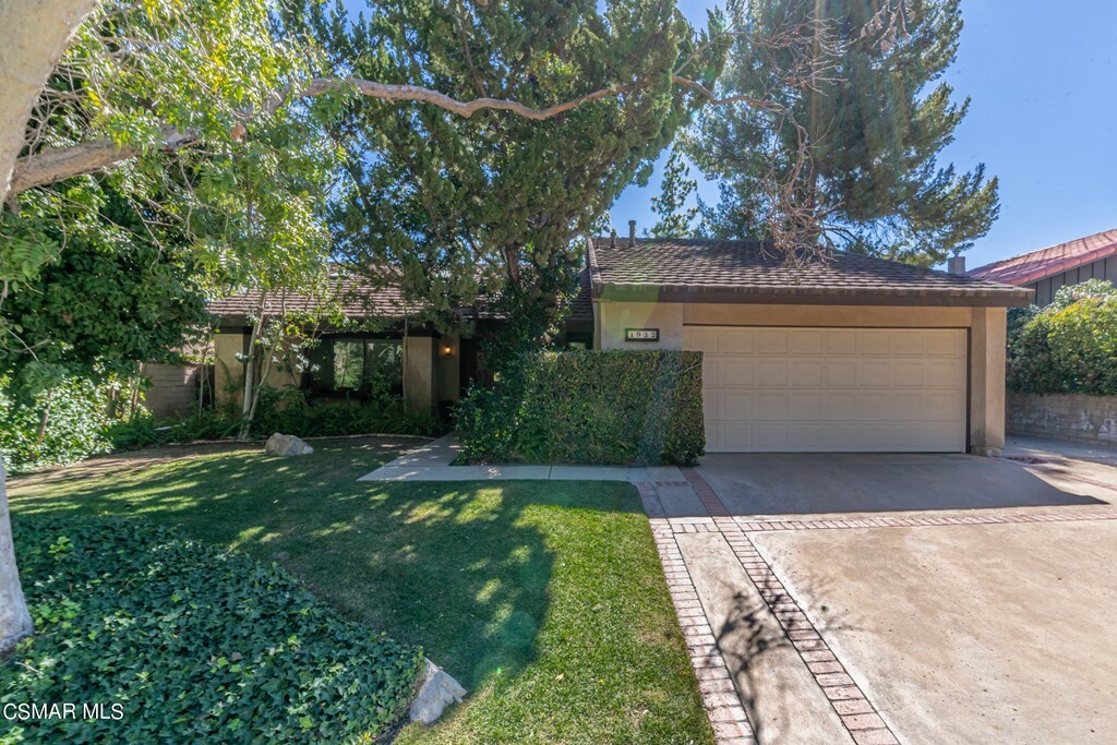 Property Photo:  1932 Summer Cloud Drive  CA 91362 