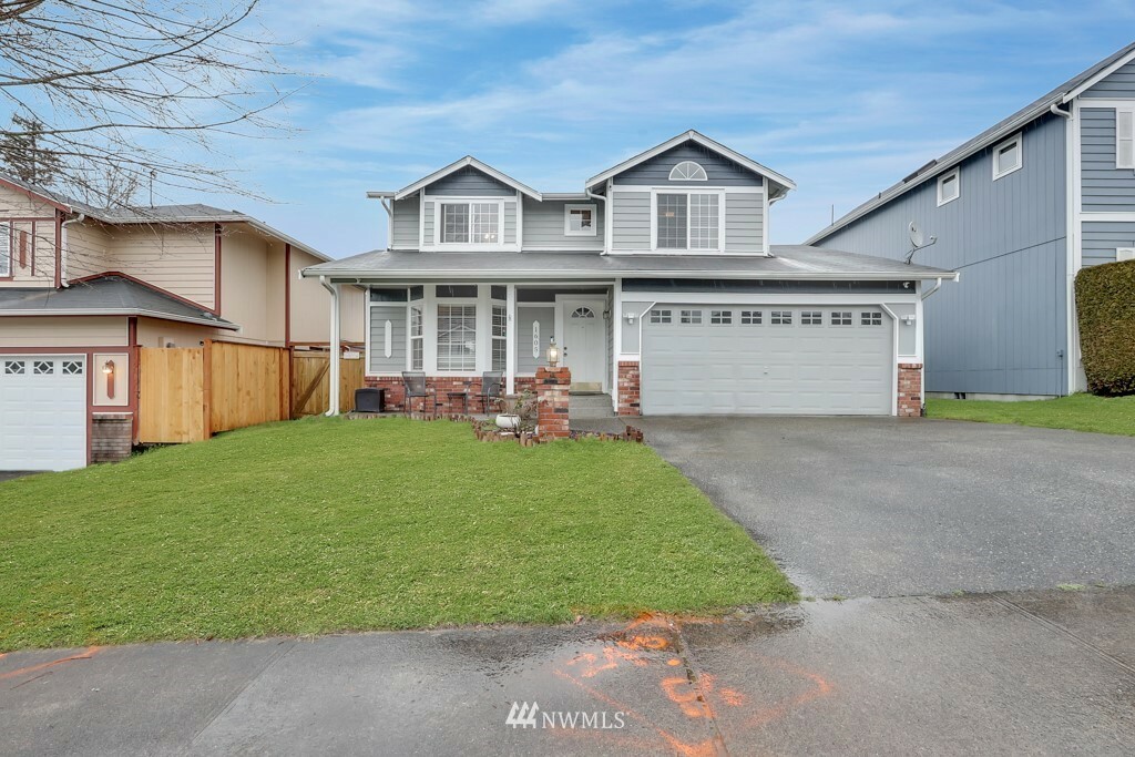 Property Photo:  1605 200th Street Ct E  WA 98387 