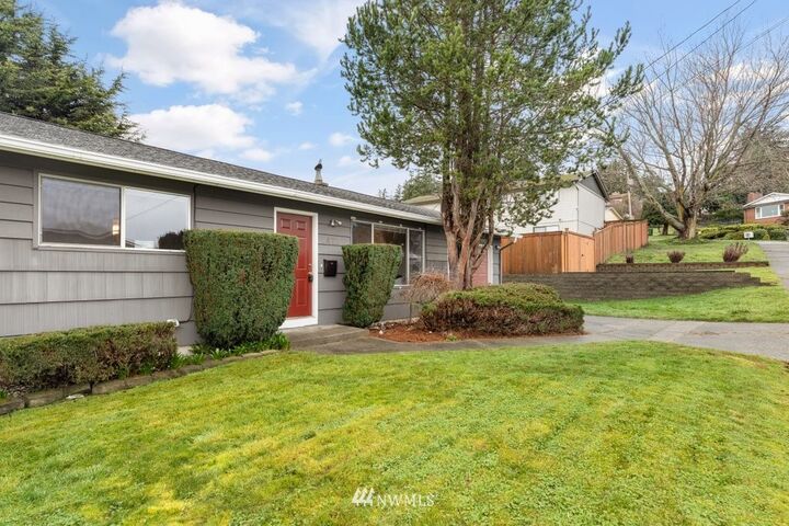 Property Photo: 471 SW 10th Avenue WA 98277