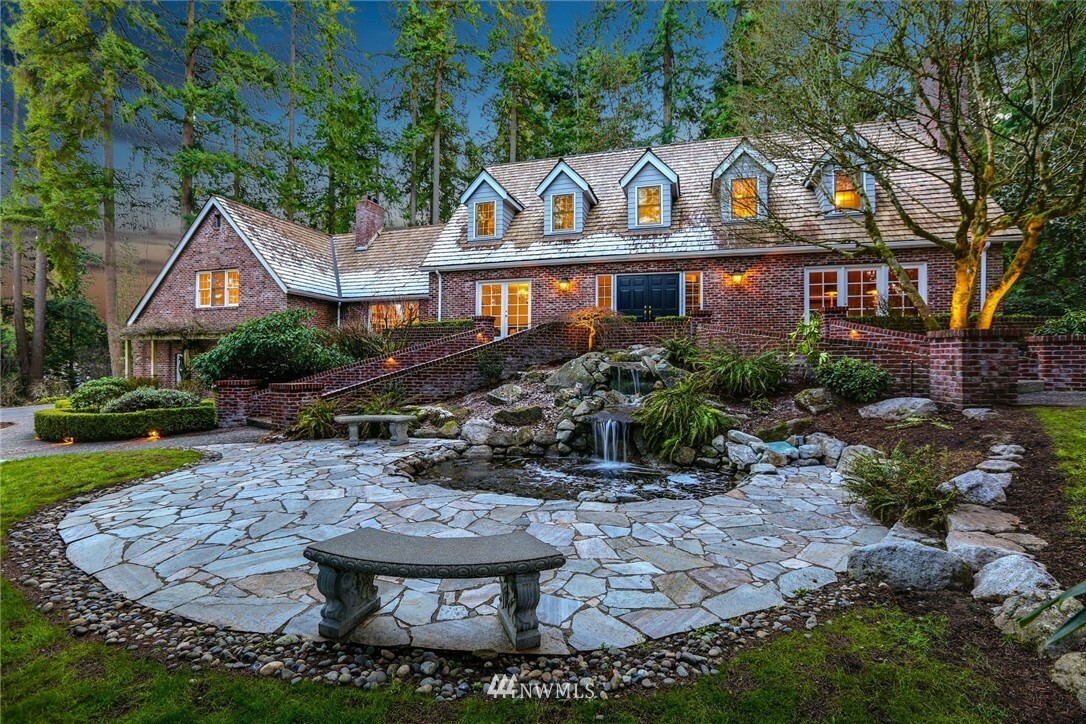 Property Photo: 13555 NE 54th Place WA 98005