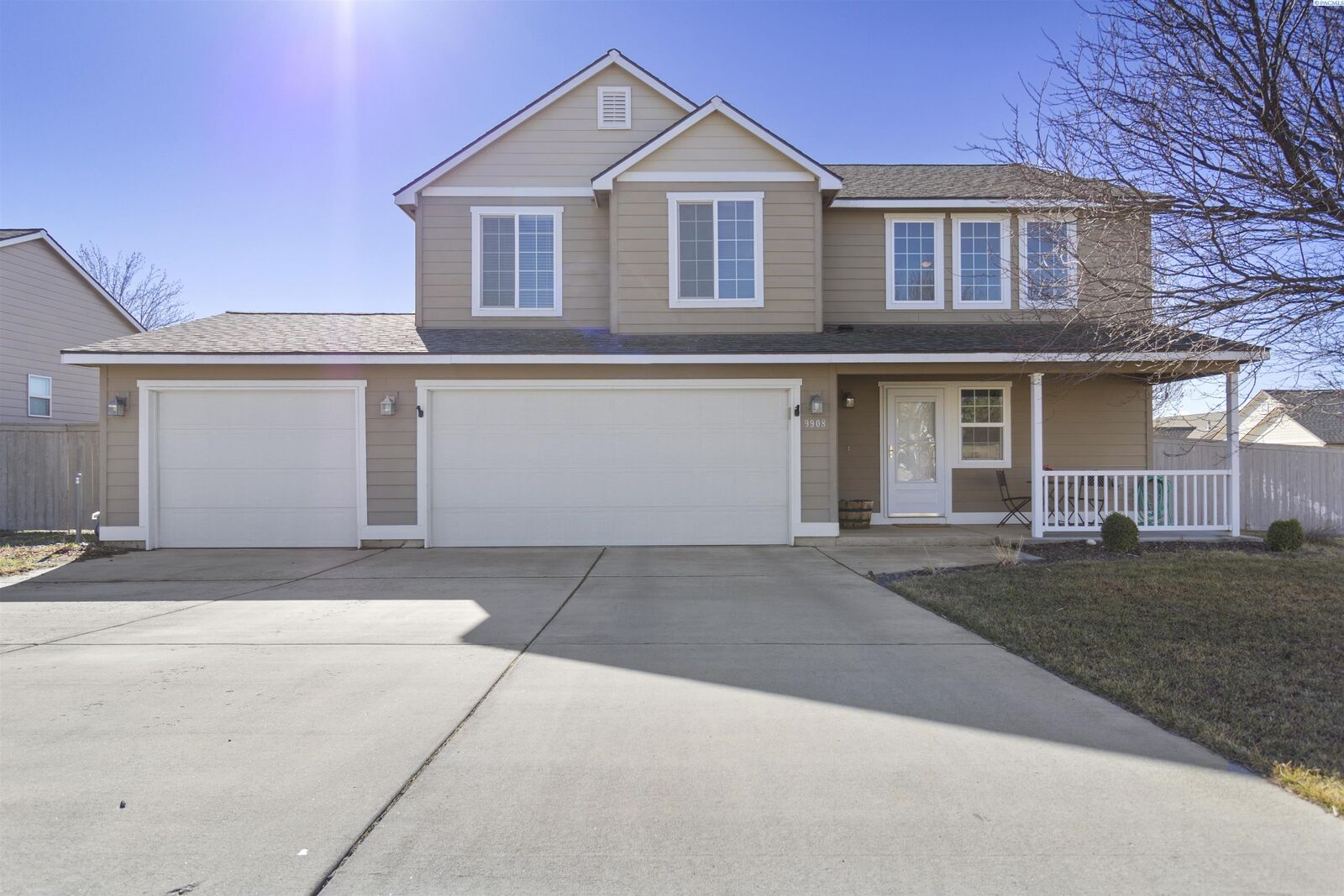 Property Photo:  9908 Norfolk Dr  WA 99301 