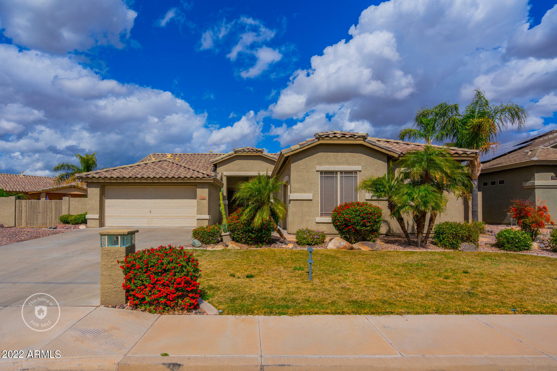 Property Photo: 7162 W Buckskin Trail AZ 85383