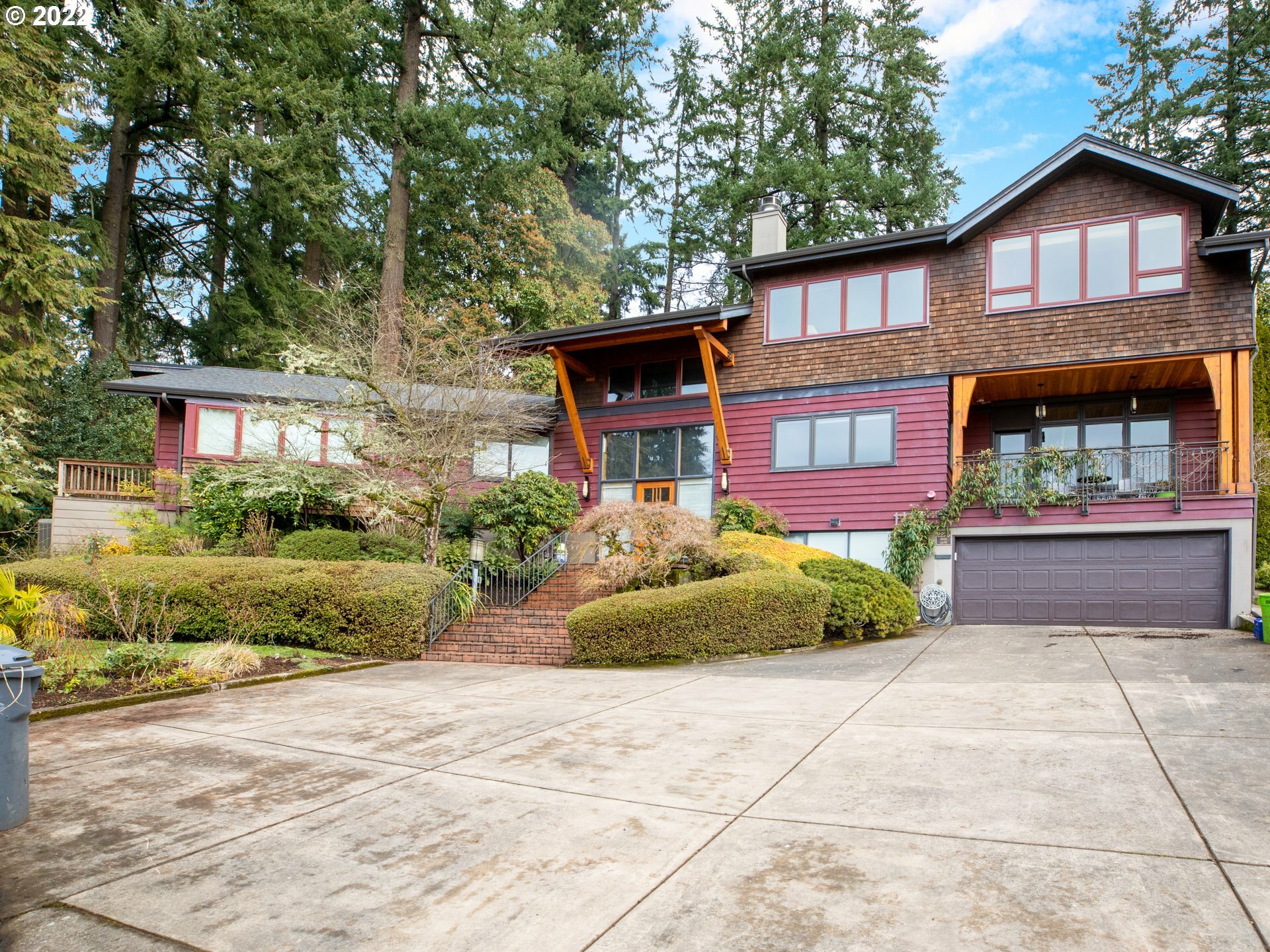 Property Photo: 2275 Rose Ln OR 97403
