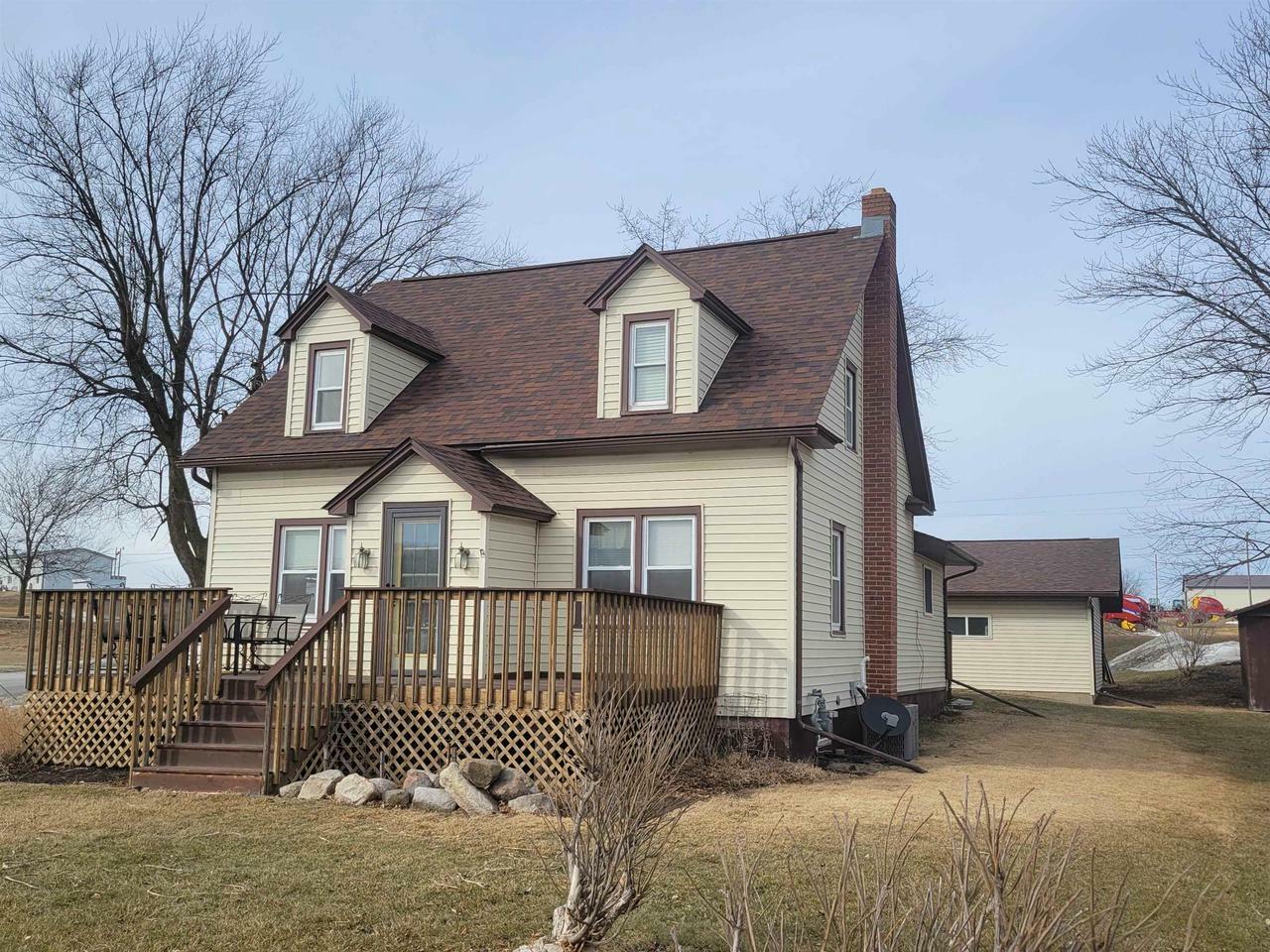 Property Photo:  110 West Leffler St  WI 53533 