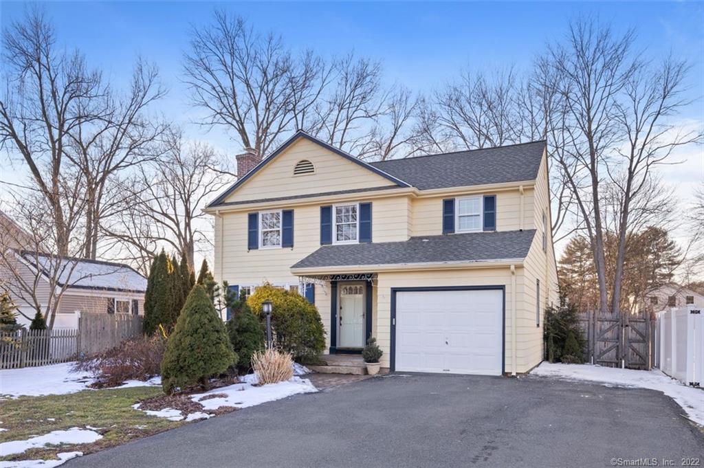 Property Photo:  25 Sherwood Road  CT 06117 
