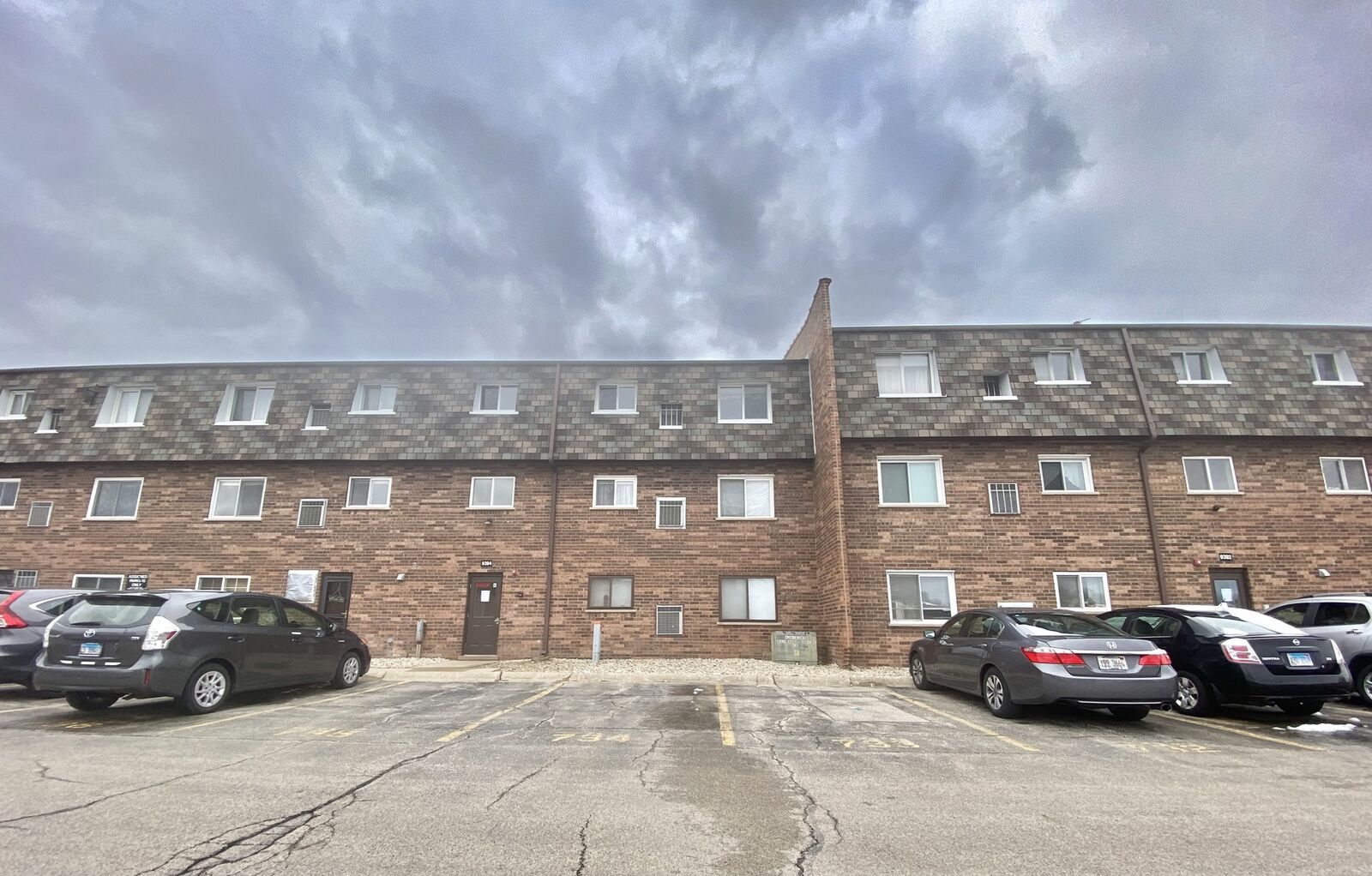 Property Photo: 9394 Bay Colony Drive 2S IL 60016