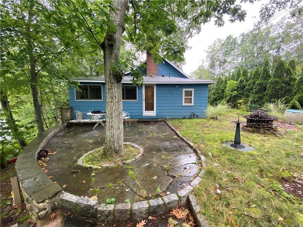 Property Photo:  