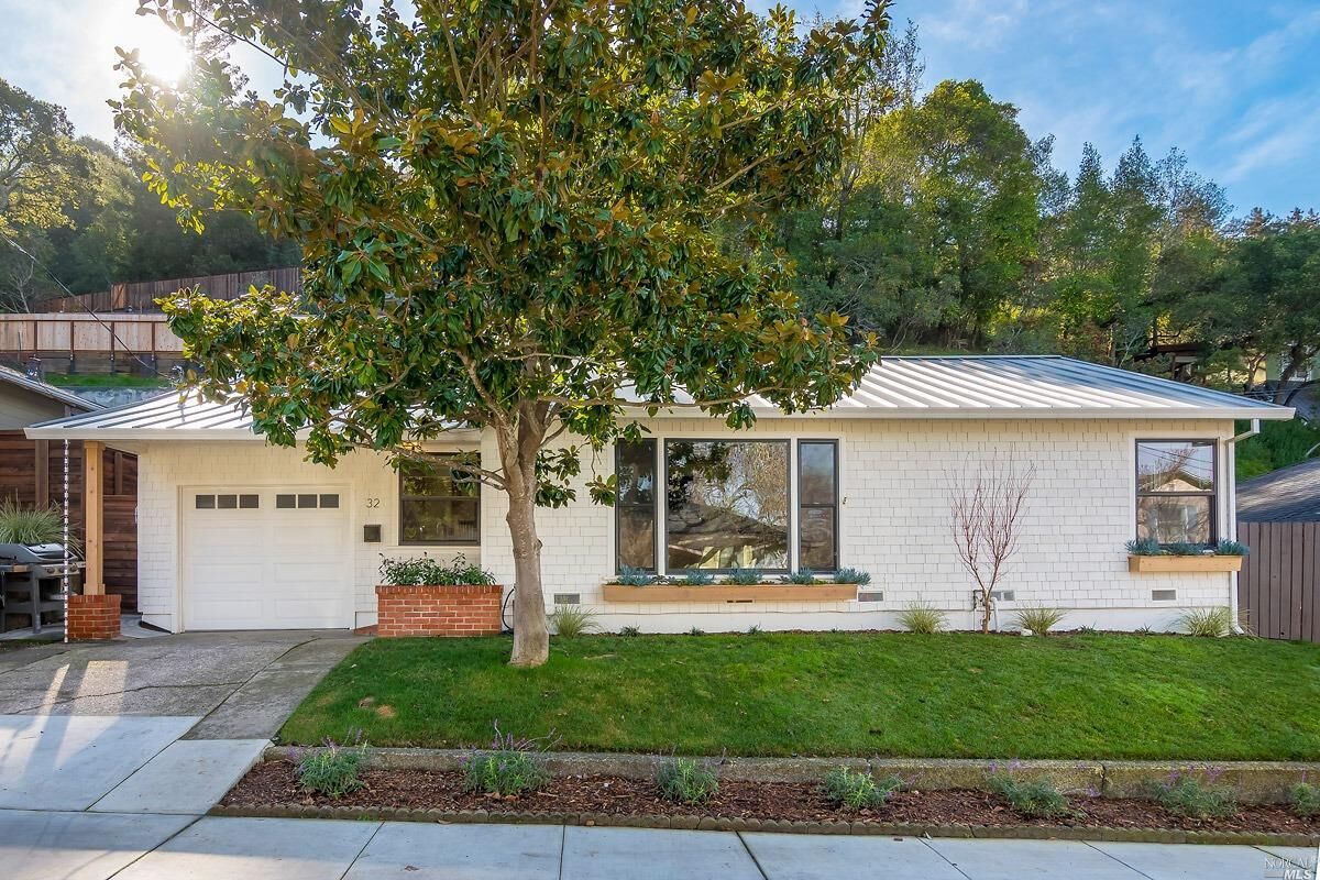 Property Photo: 32 Glenaire Drive CA 94901