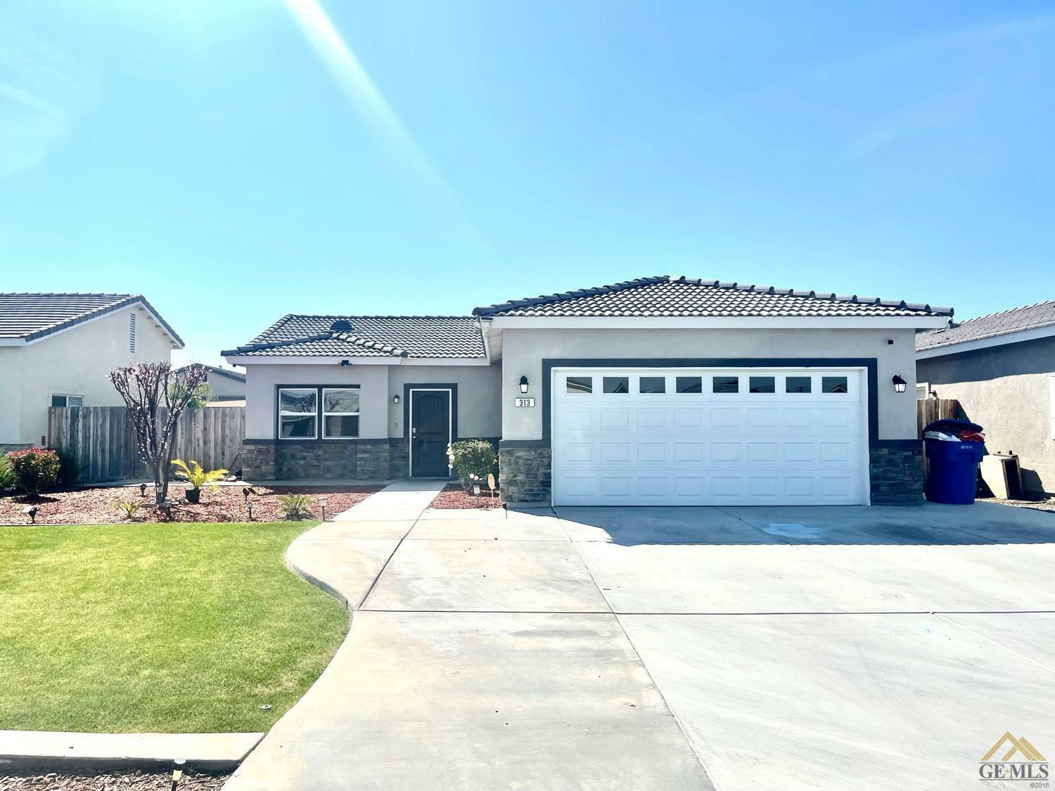 313 Darling Point Drive  Bakersfield CA 93307 photo