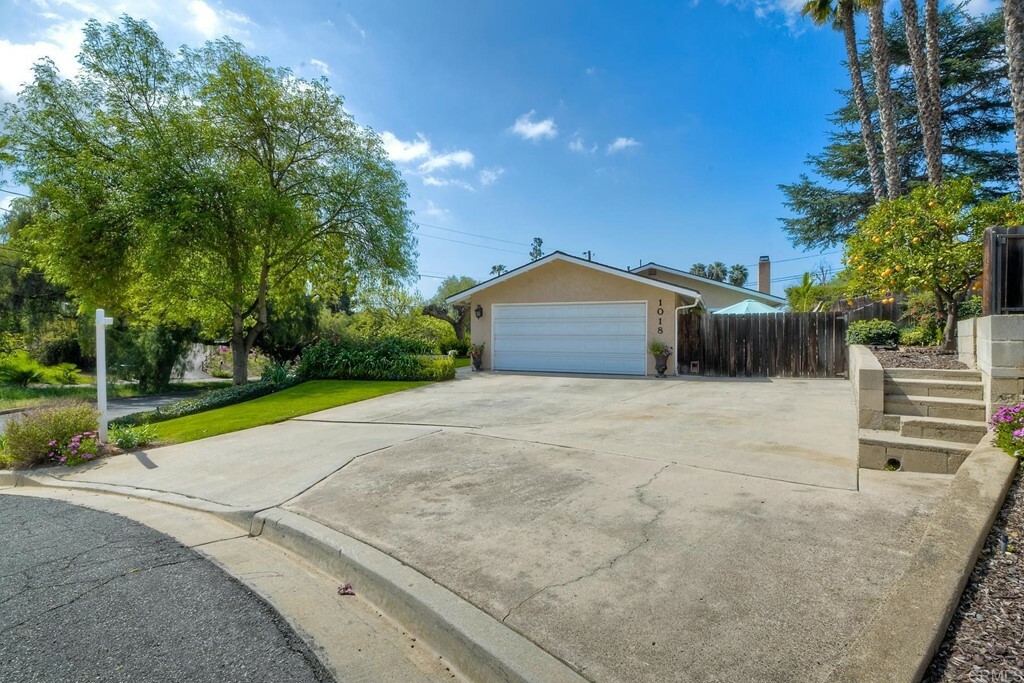Property Photo: 1018 Parker Place CA 92084