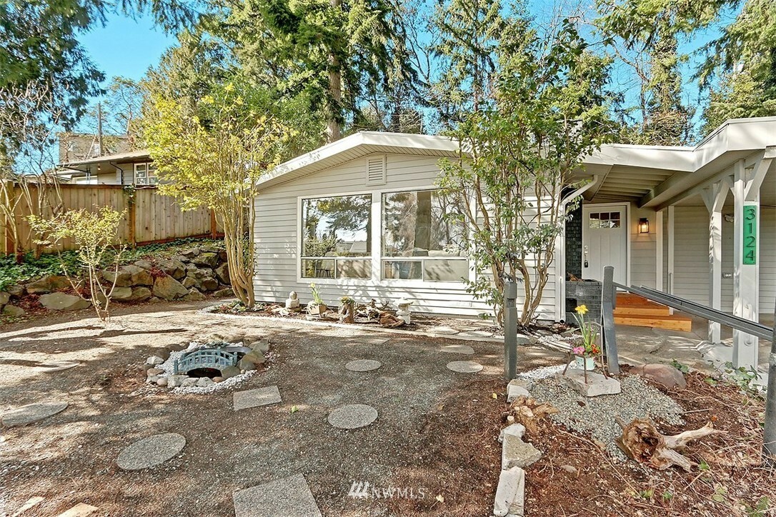 Property Photo:  3124 SW 103rd Street  WA 98146 