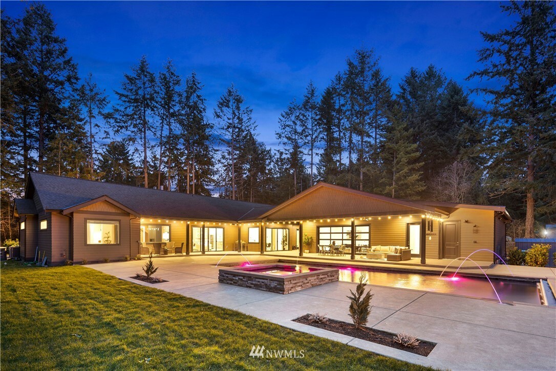 Property Photo:  782 Island Boulevard  WA 98333 