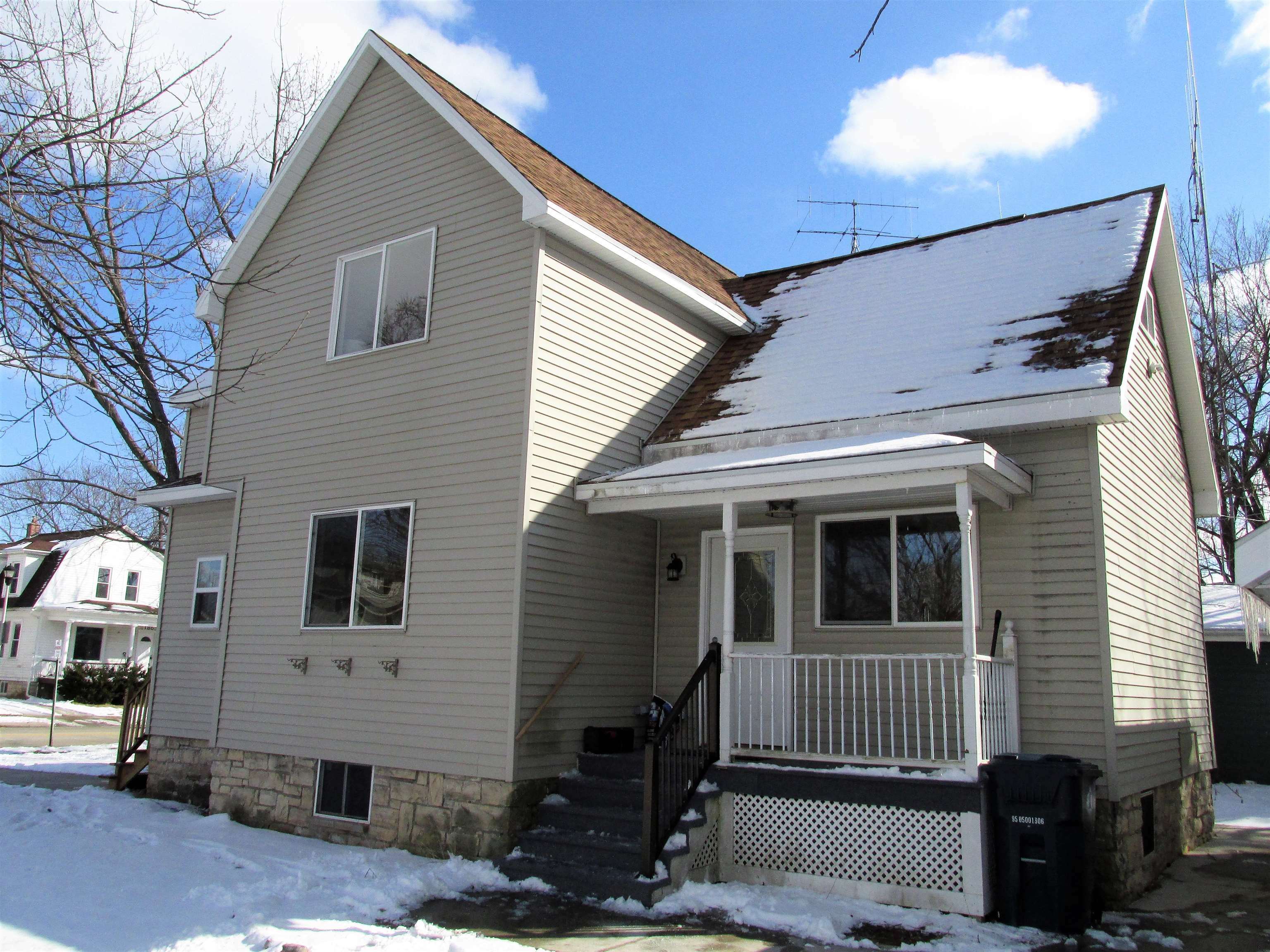 Property Photo:  194 N Park Avenue  WI 54935-3562 