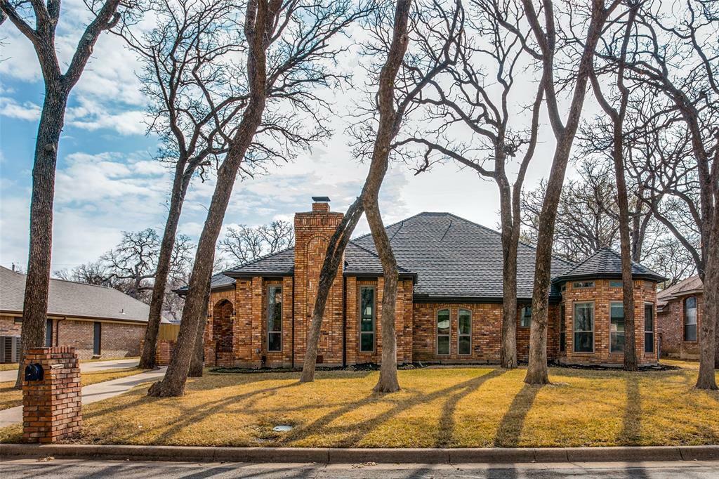 Property Photo: 1914 Mill Run Drive TX 76006