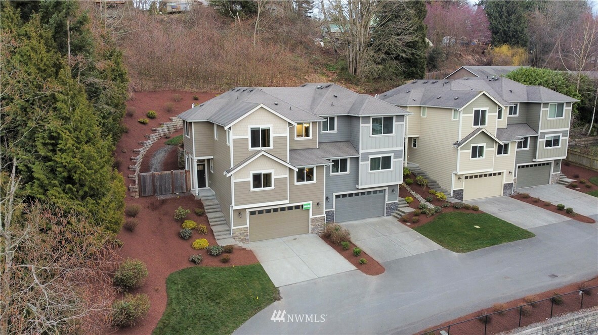 Property Photo: 5201 Glenwood Avenue WA 98203