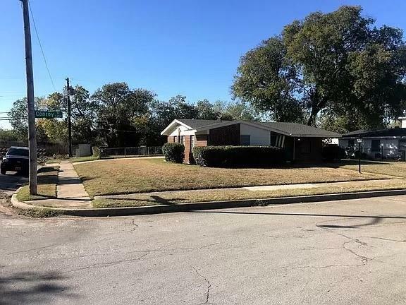 Property Photo: 5460 Conroy Street TX 76134