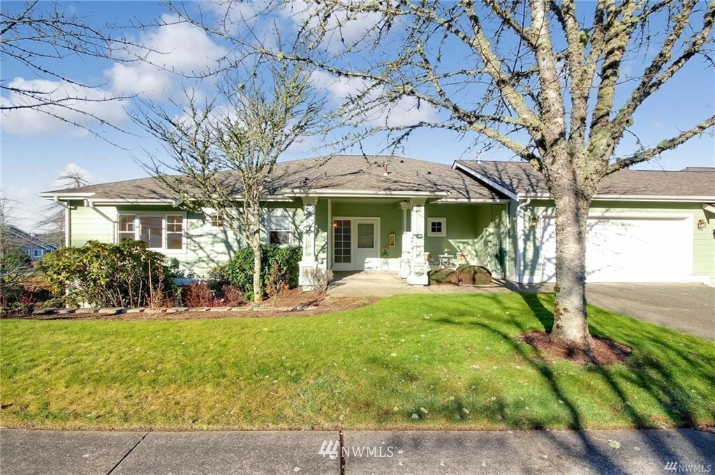 Property Photo:  22558 SE 45th Street 2640  WA 98029 