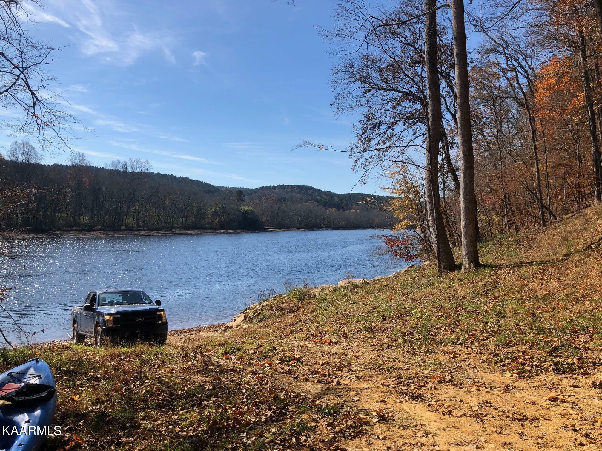 Property Photo: 425 County Road 5 TN 37309