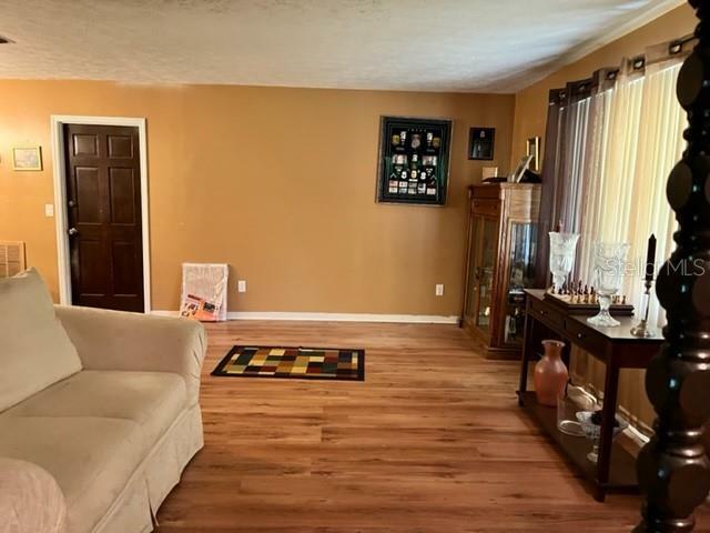 Property Photo:  1502 W Palm Circle  FL 33596 