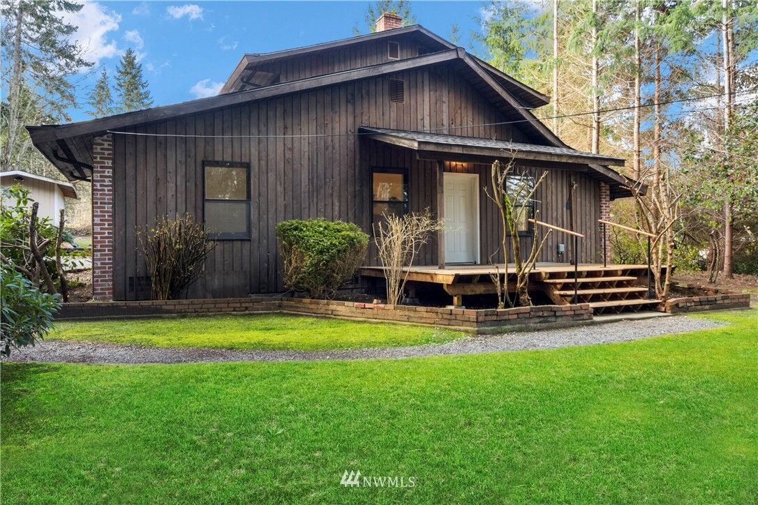 Property Photo:  3904 10th Street NW  WA 98335 